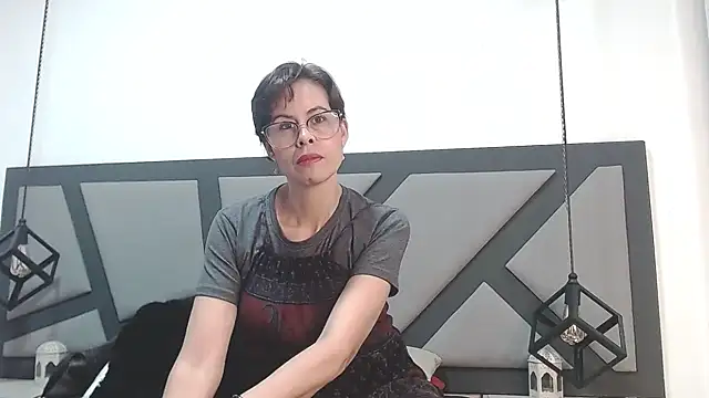 amanda ramirez online show from May 8, 9:40 pm