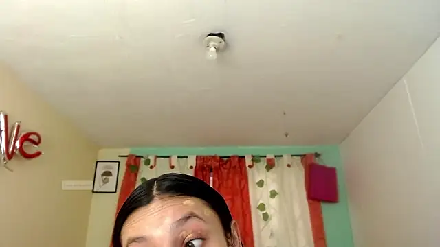 Snapshot of vale_miel chatting on September 13, 6:08 pm vale miel online show from September 13, 6:08 pm