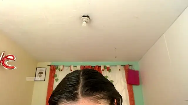 Snapshot of vale_miel chatting on November 5, 7:50 pm vale miel online show from November 5, 7:50 pm