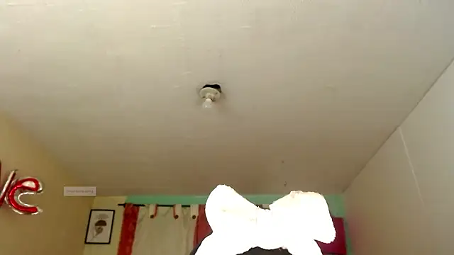 Snapshot of vale_miel chatting on November 15, 11:53 pm vale miel online show from November 15, 11:53 pm