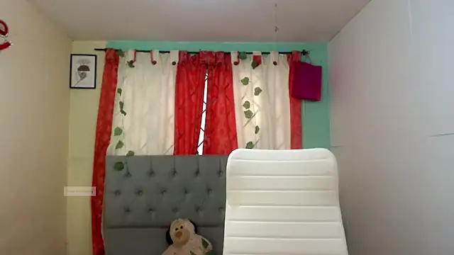 Snapshot of vale_miel chatting on September 19, 3:38 pm vale miel online show from September 19, 3:38 pm