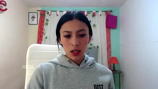 Snapshot of vale_miel chatting on September 12, 11:48 pm vale miel online show from September 12, 11:48 pm