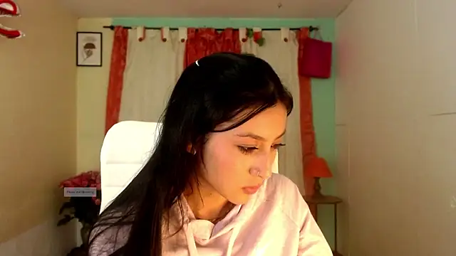 Snapshot of vale_miel chatting on October 31, 12:51 am vale miel online show from October 31, 12:51 am