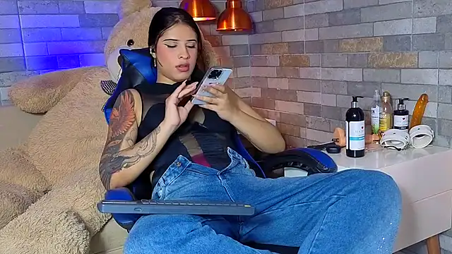 DixyPalmer online show from April 15, 7:18 pm