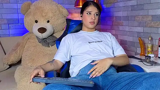 DixyPalmer online show from March 29, 8:43 pm