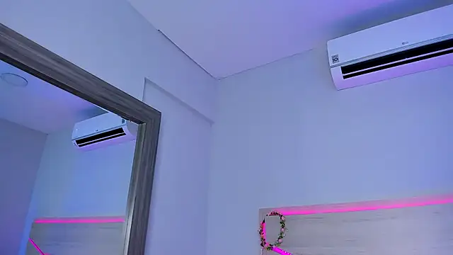 ZoeMorris online show from December 18, 11:36 am