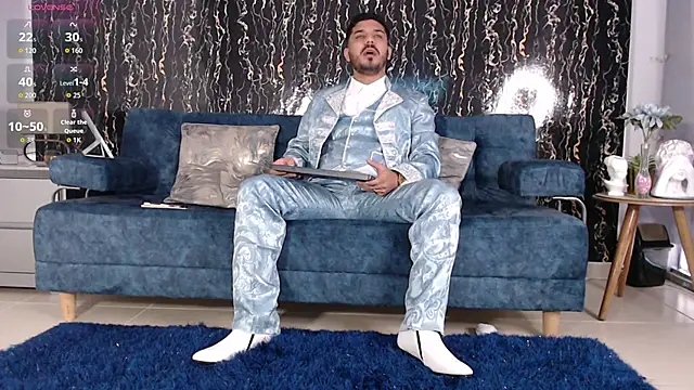 Snapshot of samuelcoopeer chatting on November 4, 2:10 pm samuelcoopeer online show from November 4, 2:10 pm