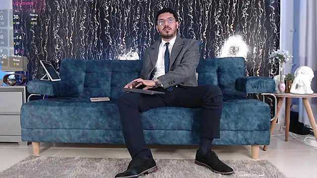 Snapshot of samuelcoopeer chatting on October 26, 2:17 pm samuelcoopeer online show from October 26, 2:17 pm