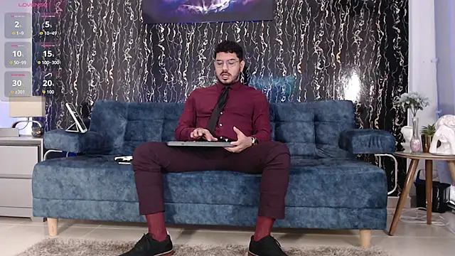 Snapshot of samuelcoopeer chatting on October 29, 2:05 pm samuelcoopeer online show from October 29, 2:05 pm