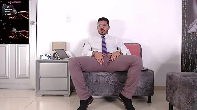 samuelcoopeer online show from December 17, 4:56 pm