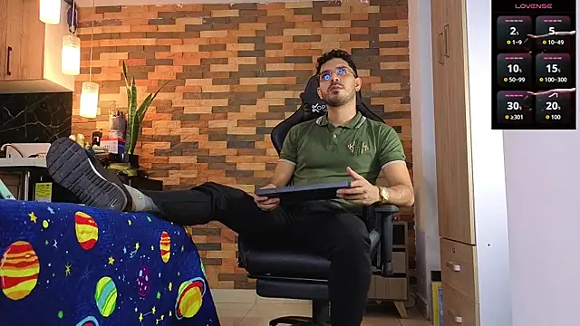 samuelcoopeer online show from April 14, 2:44 pm