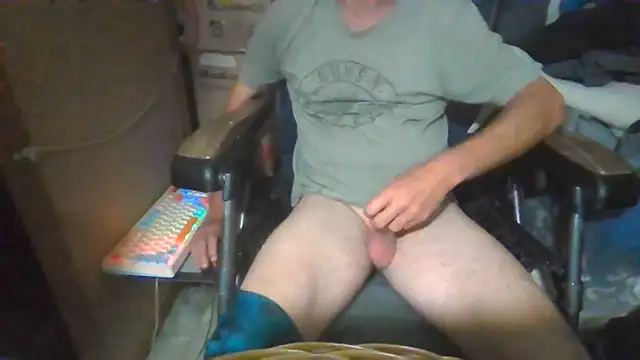 Lovyourpuss online show from May 28, 5:41 pm