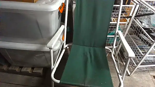 Snapshot of Lovyourpuss chatting on February 19, 2:19 am Lovyourpuss online show from February 19, 2:19 am