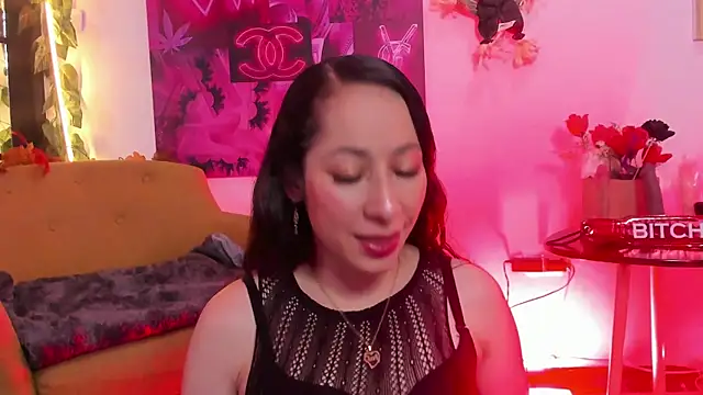 floraginette online show from November 3, 6:22 pm