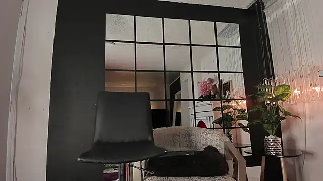 floraginette online show from February 11, 6:08 pm