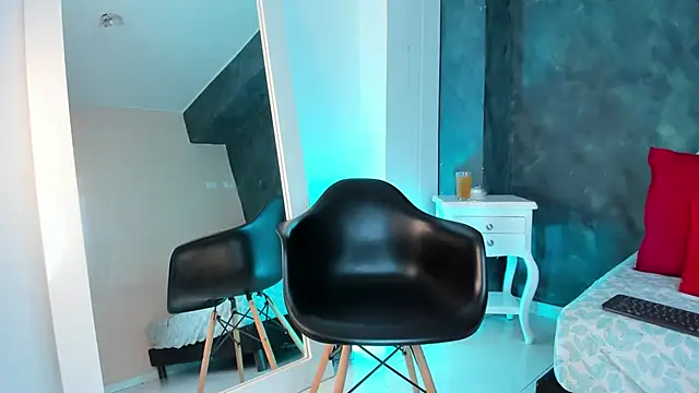 GingerMoon  online show from April 13, 7:07 pm