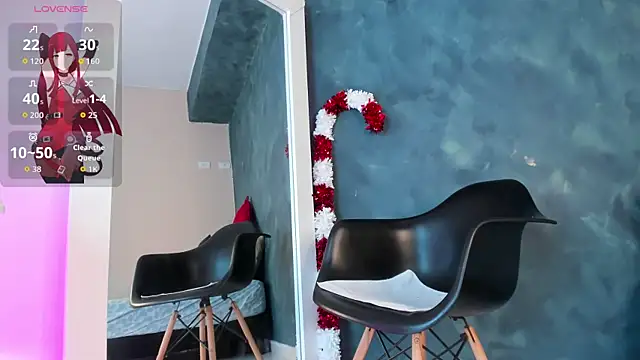 Snapshot of GingerMoon_ chatting on December 18, 6:23 pm GingerMoon online show from December 18, 6:23 pm