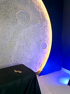 GingerMoon  online show from April 11, 3:49 pm