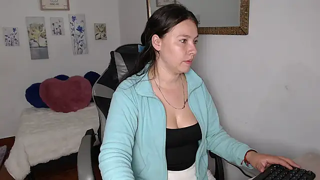 Snapshot of mariaana__222 chatting on March 4, 3:36 am mariaana 222 online show from March 4, 3:36 am