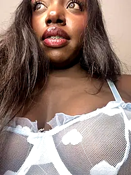 Snapshot of alissradiante1 chatting on November 23, 2:43 am alissradiante1 online show from November 23, 2:43 am