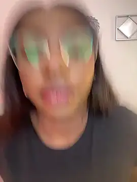 alissradiante1 online show from April 1, 1:41 am