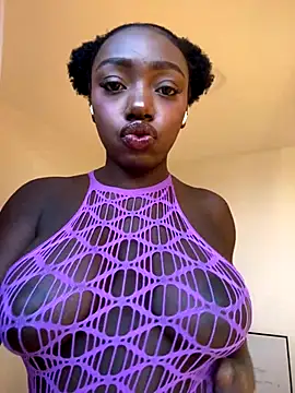 Snapshot of alissradiante1 chatting on November 9, 10:36 pm alissradiante1 online show from November 9, 10:36 pm