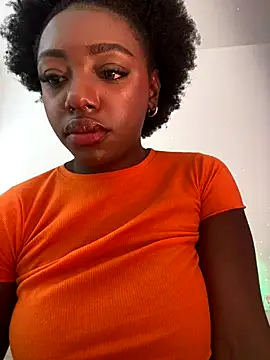 Snapshot of alissradiante1 chatting on October 20, 2:13 am alissradiante1 online show from October 20, 2:13 am