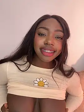 Snapshot of alissradiante1 chatting on November 28, 1:50 am alissradiante1 online show from November 28, 1:50 am