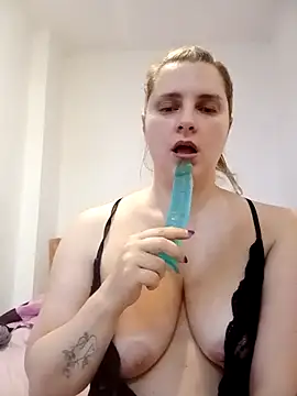 JessicaItalia online show from October 9, 9:21 am