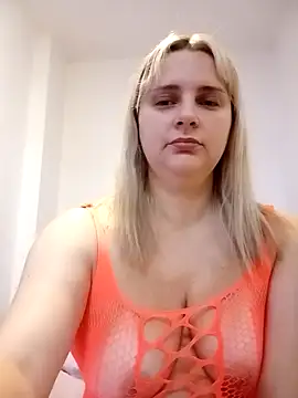 JessicaItalia online show from October 18, 9:22 am