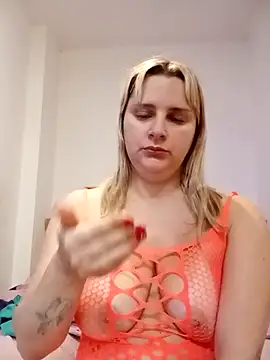 JessicaItalia online show from October 21, 9:19 am