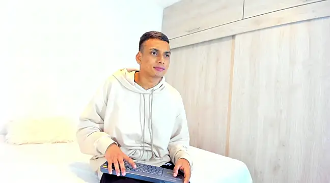 LUCIFER BIG0501 online show from March 22, 3:09 am