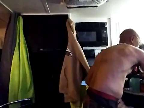 badboy2u2025 online show from December 3, 3:40 am