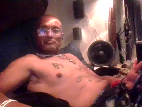 badboy2u2025 online show from March 21, 7:20 am