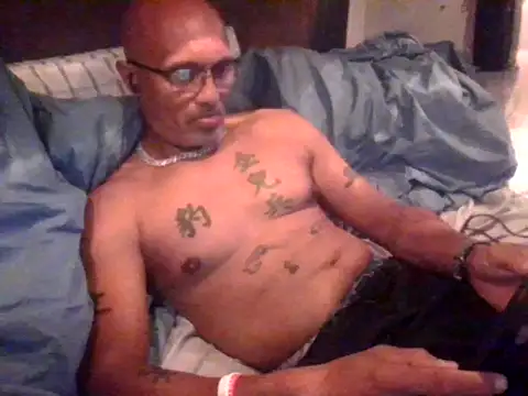 badboy2u2025 online show from April 21, 11:44 pm