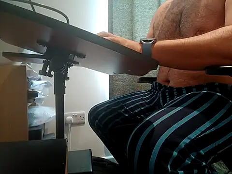 CloudyMuscleBeefy online show from October 9, 1:22 pm