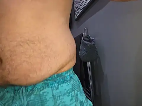 Snapshot of CloudyMuscleBeefy chatting on January 7, 9:03 am CloudyMuscleBeefy online show from January 7, 9:03 am