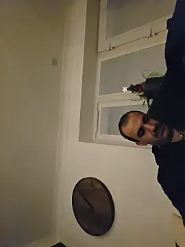 Snapshot of CloudyMuscleBeefy chatting on December 23, 1:05 am CloudyMuscleBeefy online show from December 23, 1:05 am