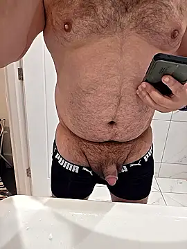 Snapshot of CloudyMuscleBeefy chatting on January 17, 3:48 pm CloudyMuscleBeefy online show from January 17, 3:48 pm