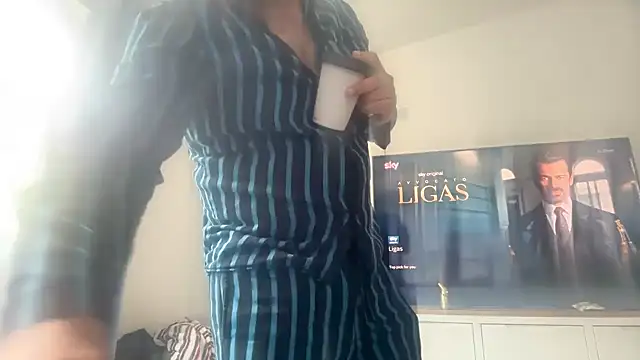 CloudyMuscleBeefy online show from April 17, 11:57 am