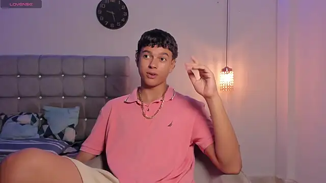 Santy Stump online show from November 3, 8:45 pm