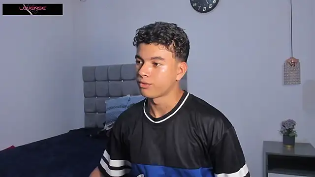 Santy Stump online show from February 15, 7:24 pm