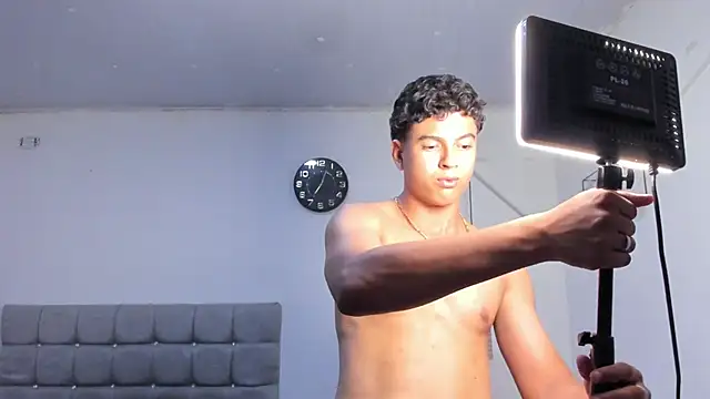 Santy Stump online show from March 12, 12:05 am