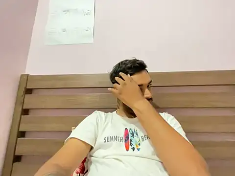 Snapshot of midnight_24 chatting on November 10, 2:05 am midnight 24 online show from November 10, 2:05 am