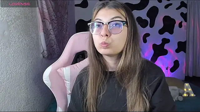 abbie jensen  online show from February 24, 4:35 am