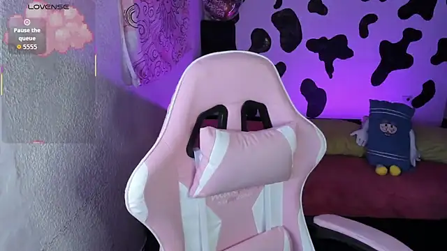 Snapshot of abbie_jensen_ chatting on November 18, 10:07 am abbie jensen online show from November 18, 10:07 am