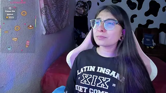 Snapshot of abbie_jensen_ chatting on October 30, 2:21 am abbie jensen online show from October 30, 2:21 am