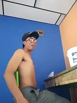 Snapshot of DXTFFx chatting on September 18, 2:20 pm DXTFFx online show from September 18, 2:20 pm