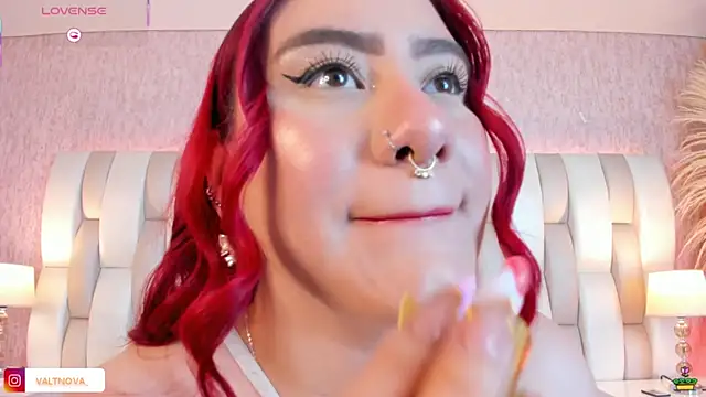 valt  online show from November 15, 7:40 pm