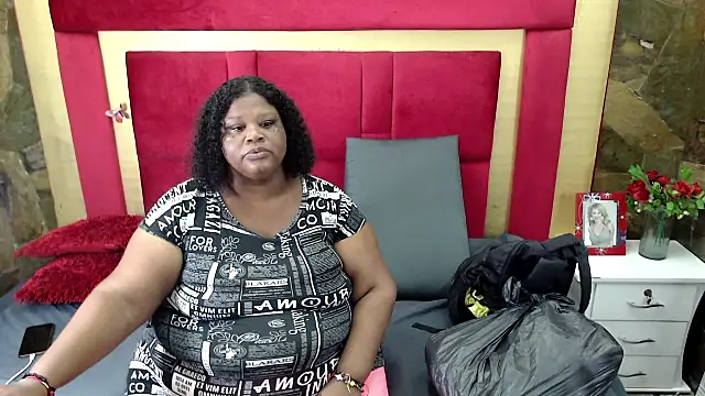 Snapshot of Exoticbigmandy chatting on October 16, 8:50 pm Exoticbigmandy online show from October 16, 8:50 pm